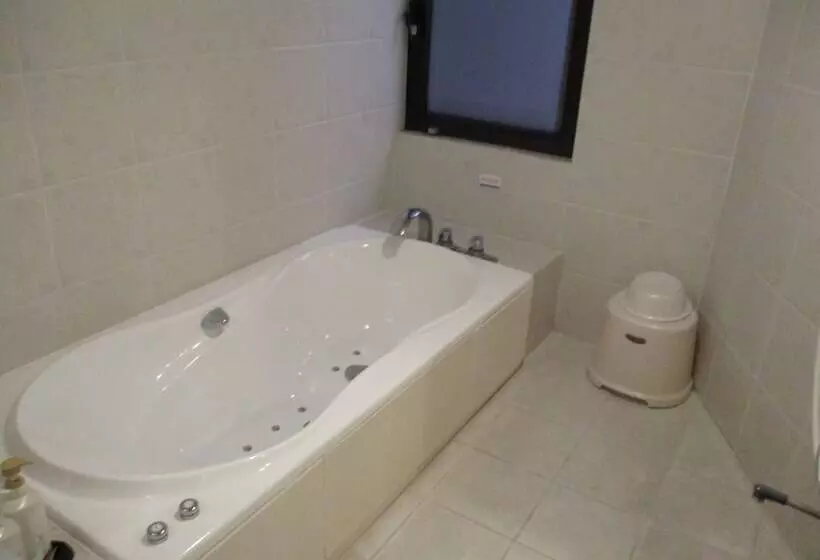 Hotelli Rplus   Adults Only