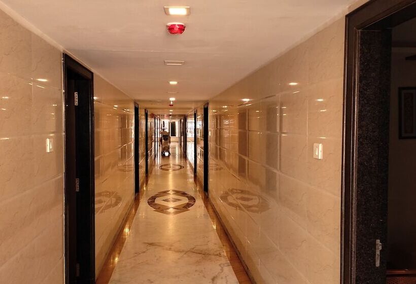 هتل Sri Maharaja Residency