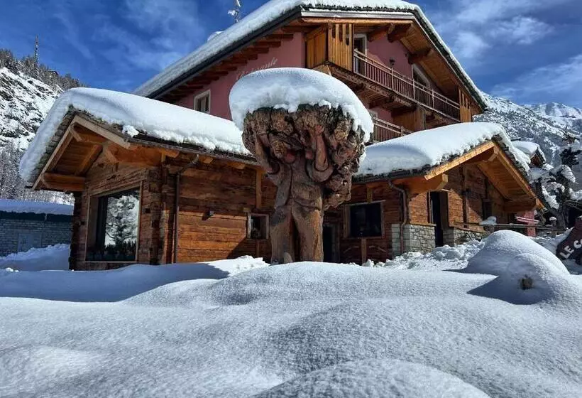 Aamiaismajoitus (B&B) Hibou Chambres   Cogne