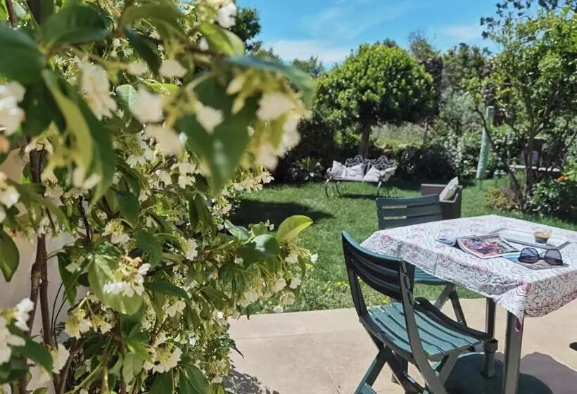 تختخواب و صبحانه Il Giardino Di Tatiana Rooms & Breakfast