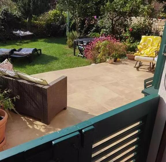 تختخواب و صبحانه Il Giardino Di Tatiana Rooms & Breakfast