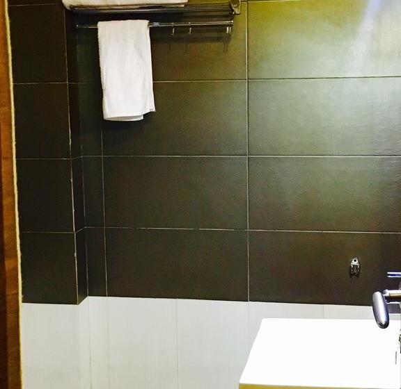 בית מלון כפרי Niketan Mezbaan Suites