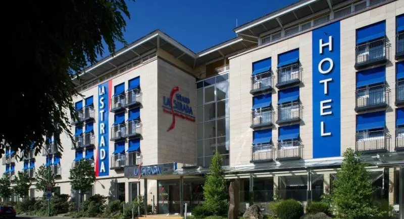 هتل La Strada