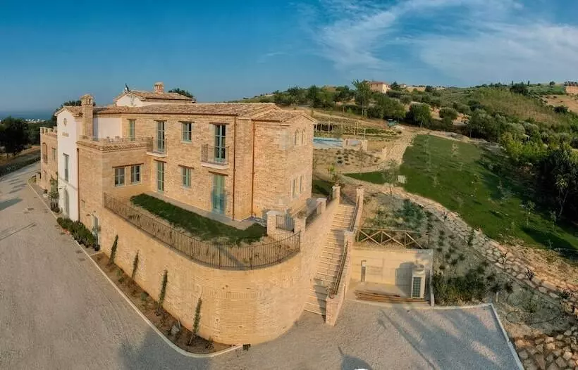 Hotelli Villa Sant Angelo