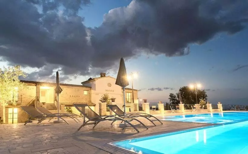 Hotelli Villa Sant Angelo