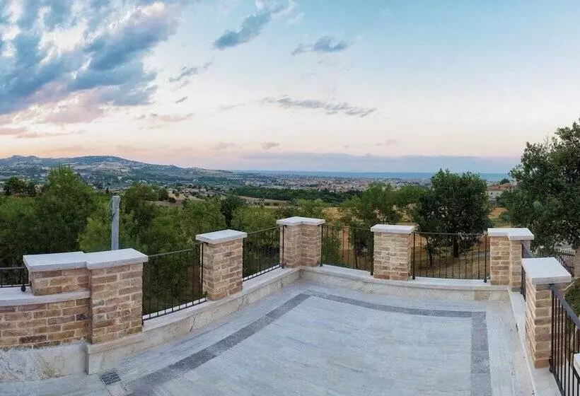 Hotelli Villa Sant Angelo