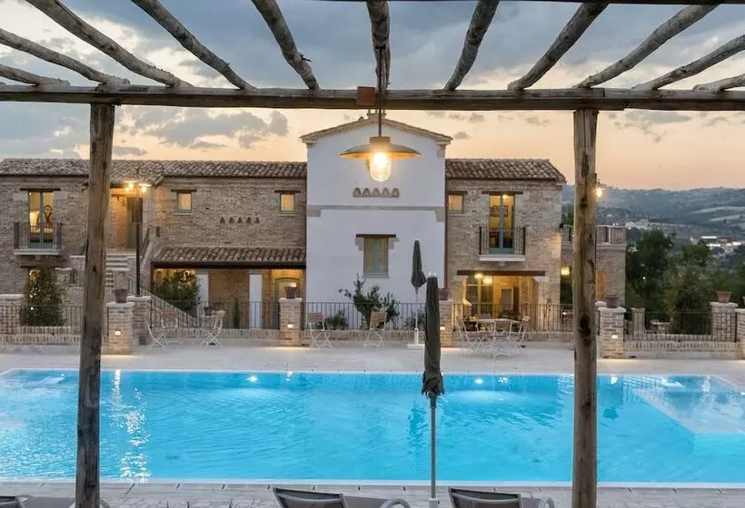 Hotelli Villa Sant Angelo