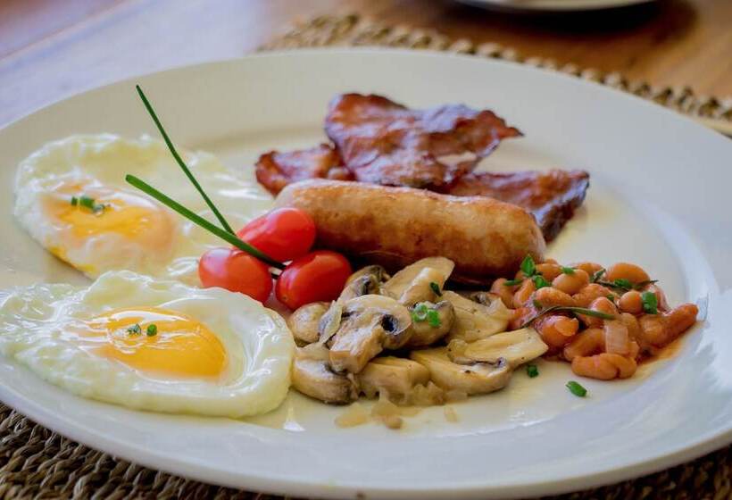 Отель African Safari Lodge