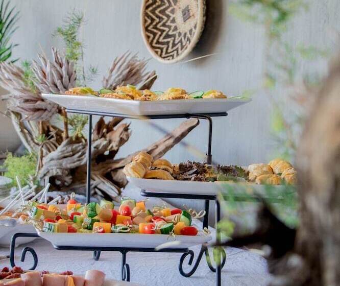 Отель African Safari Lodge