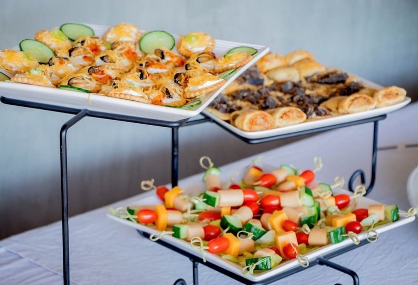 Отель African Safari Lodge