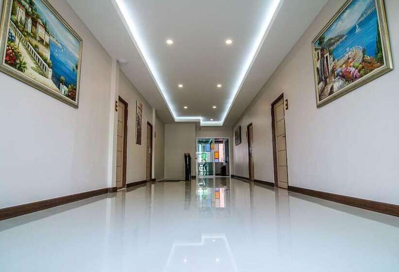 هتل At Home At Udon