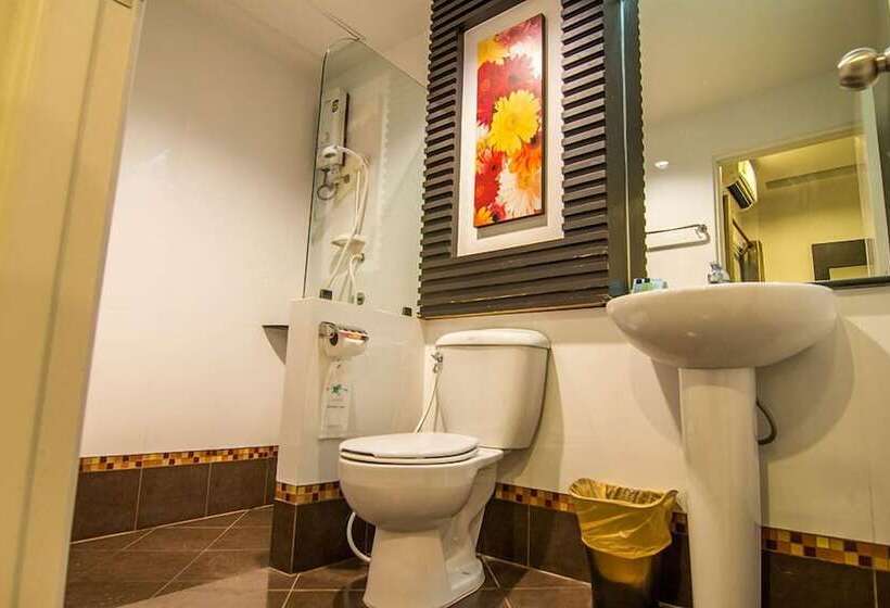 هتل At Home At Udon