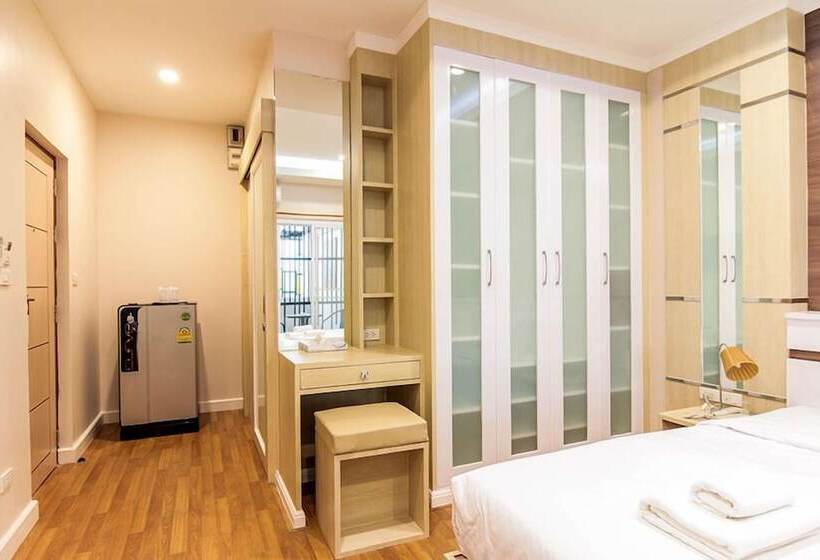 هتل At Home At Udon