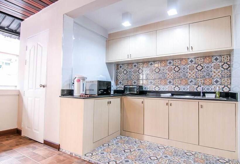 هتل At Home At Udon