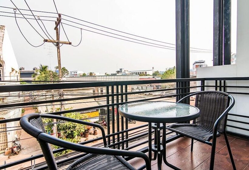 هتل At Home At Udon