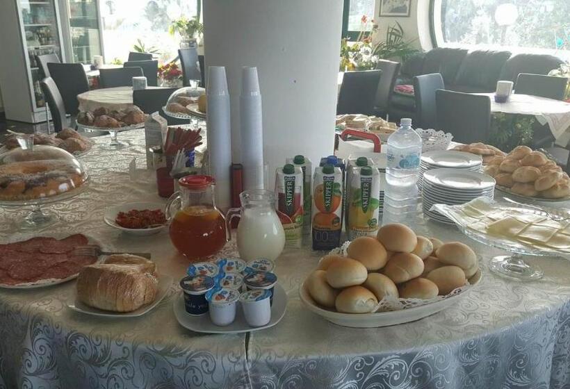 בית מלון כפרי Falco D'oro