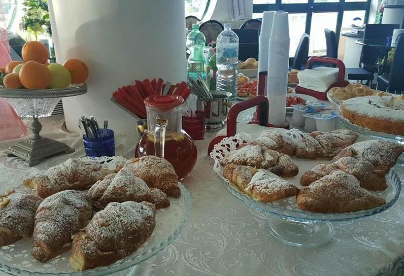 בית מלון כפרי Falco D'oro