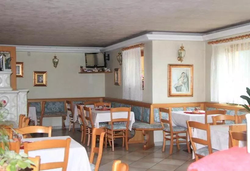 Hotelli Garnì Goccia D'oro