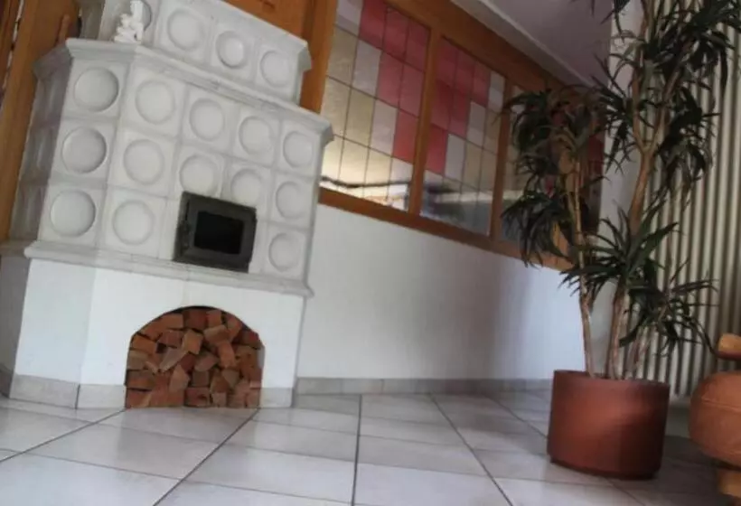 Hotelli Garnì Goccia D'oro