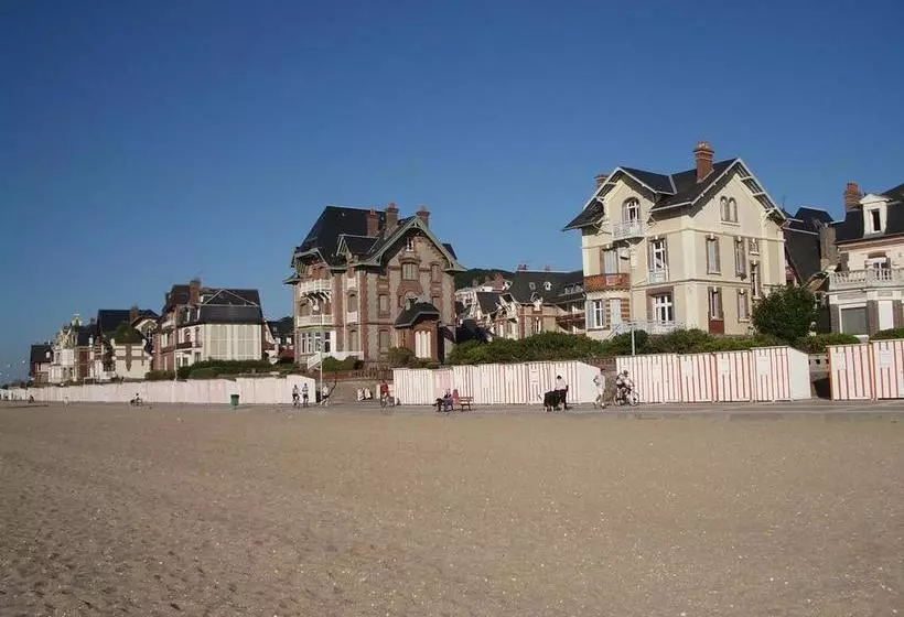 Hotelli La Maison D'emilie