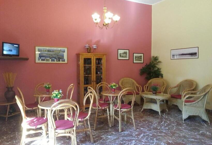 Hotel Pensione Cundari