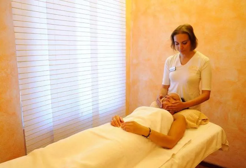 هتل Villa Ida Family Wellness