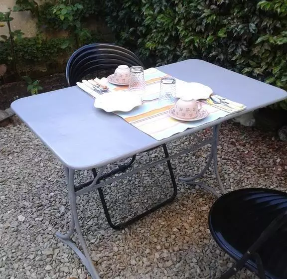 ベッドアンドブレックファースト Chambres D Hôtes Bleynieruine De Rome