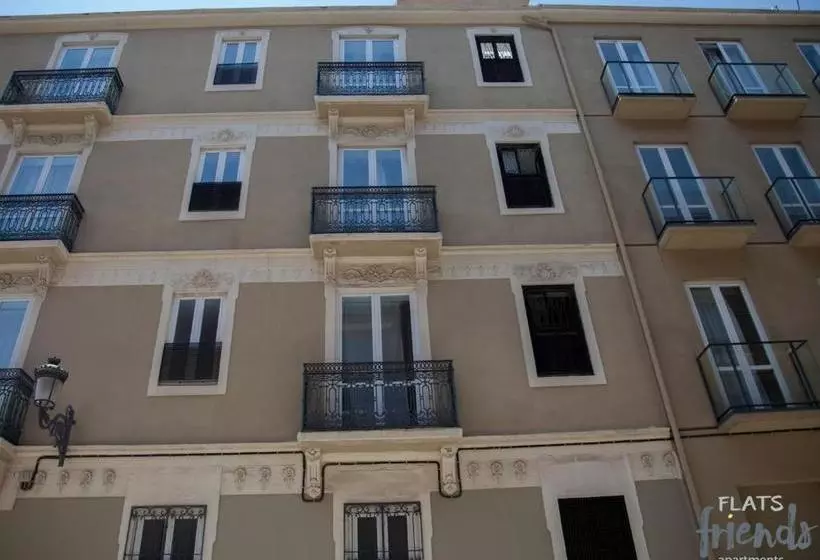 Flats Friends Torres Quart