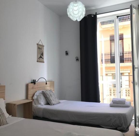 Flats Friends Torres Quart