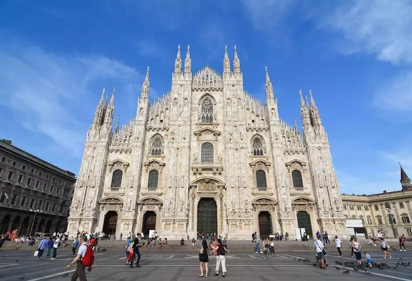 مسافرخانه Suite Milano Duomo