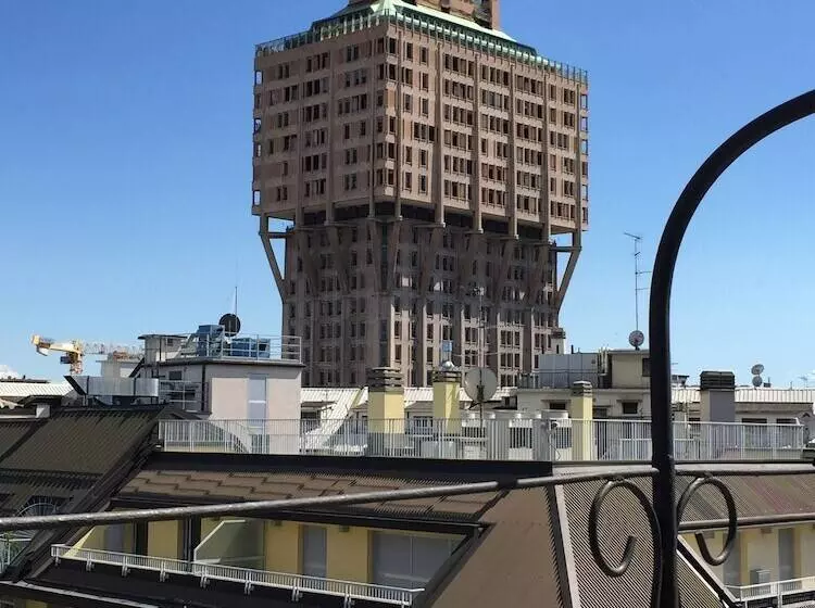 مسافرخانه Suite Milano Duomo