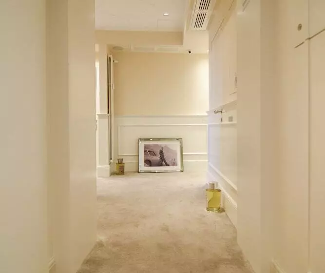 مسافرخانه Suite Milano Duomo