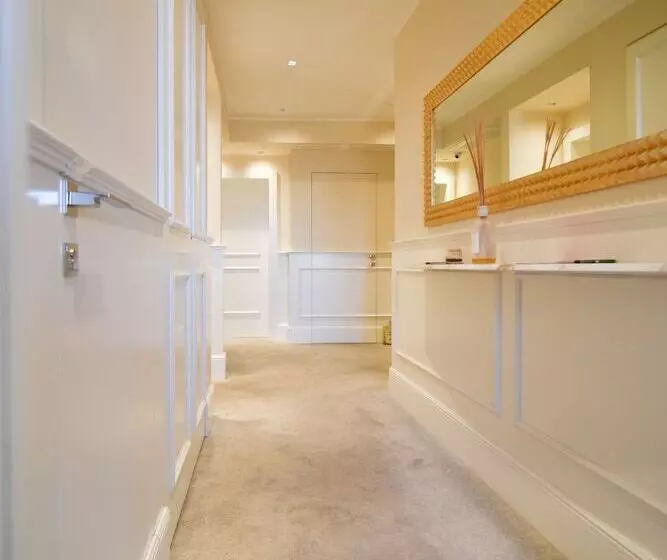 مسافرخانه Suite Milano Duomo