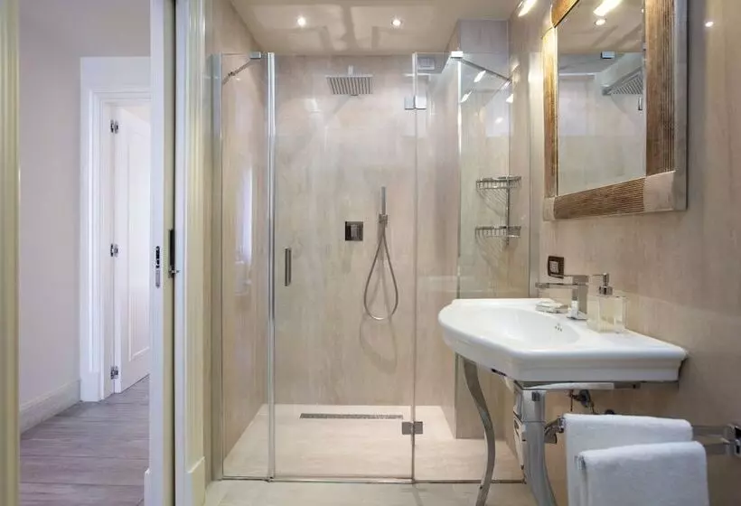 مسافرخانه Suite Milano Duomo