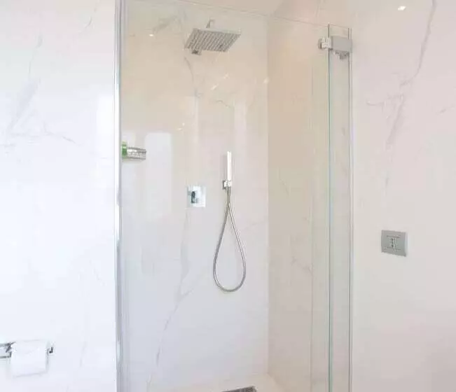 مسافرخانه Suite Milano Duomo