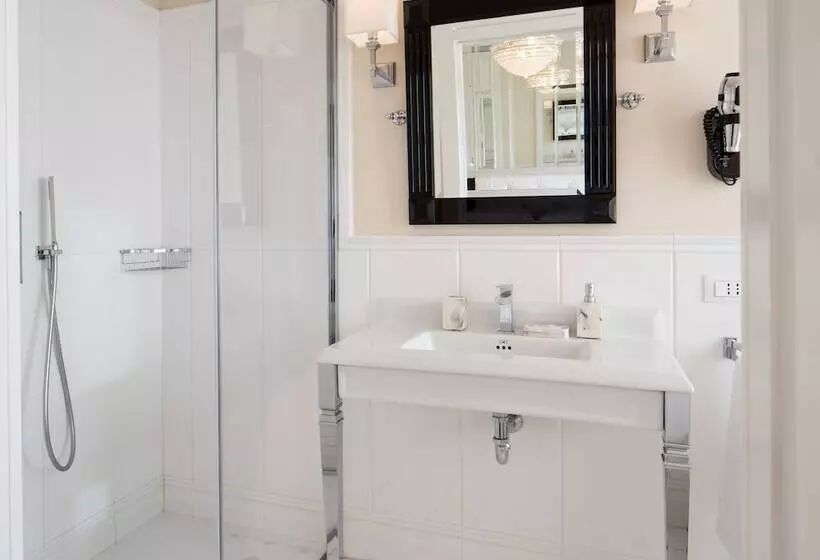 مسافرخانه Suite Milano Duomo