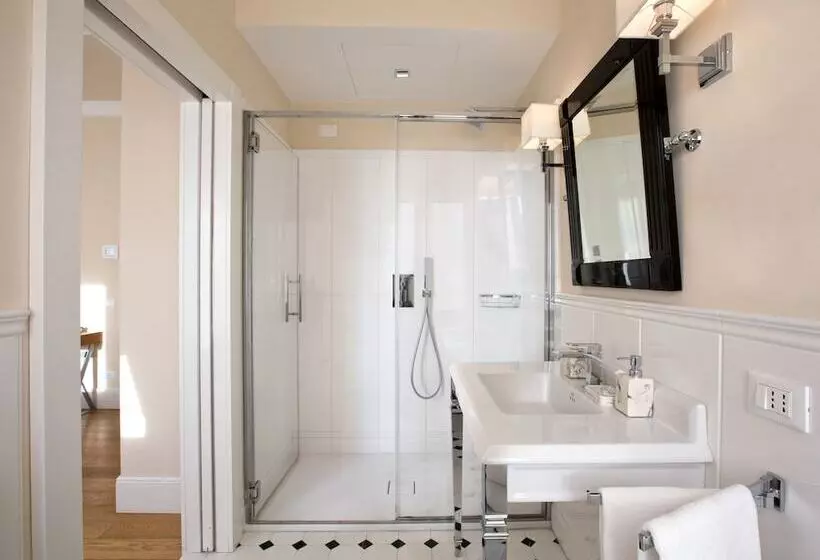 مسافرخانه Suite Milano Duomo
