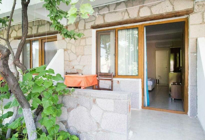 בית מלון כפרי Assos Kadirga