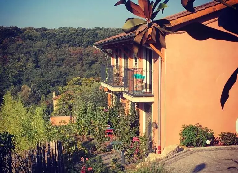 Hotelli Bonheur & Boheme