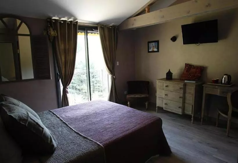 Hotelli Bonheur & Boheme