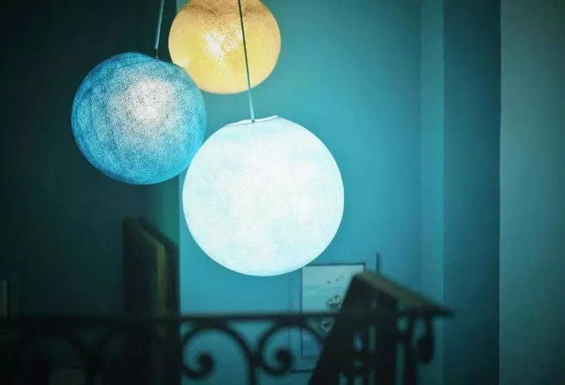 Hotelli Bonheur & Boheme