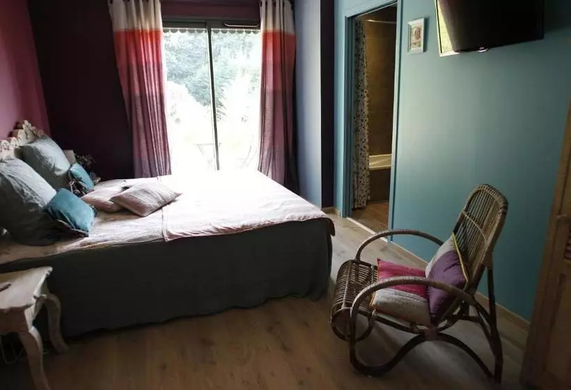 Hotelli Bonheur & Boheme