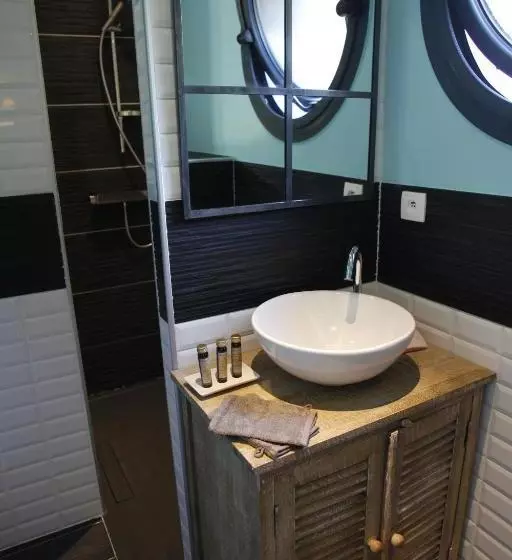 Hotelli Bonheur & Boheme