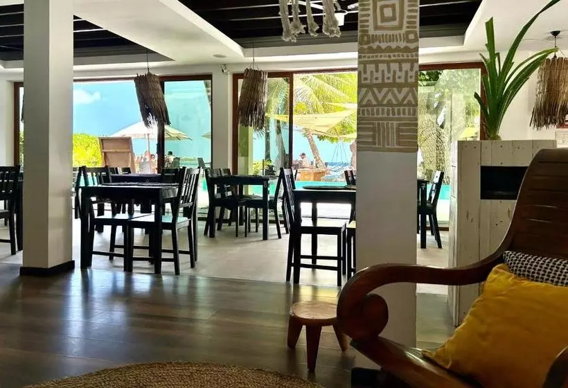 هتل Canopus Retreat Thulusdhoo