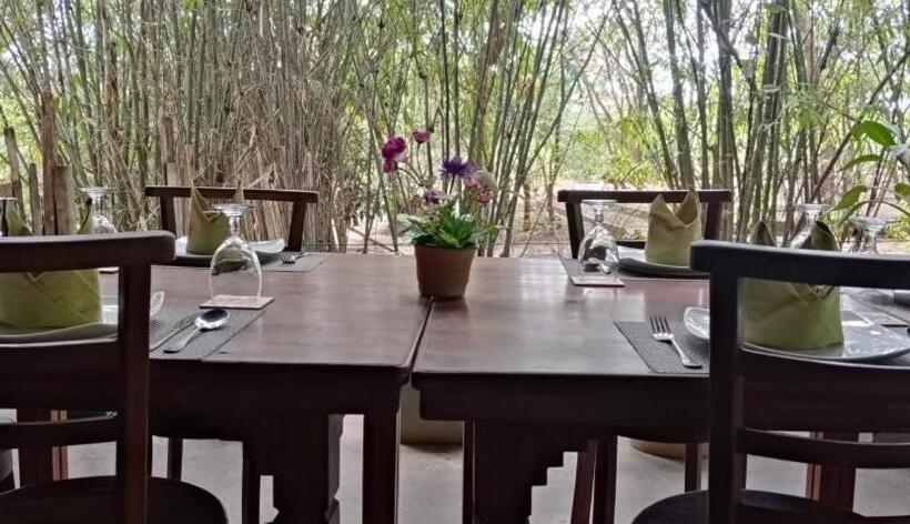 Otel Hantara Udawalawa