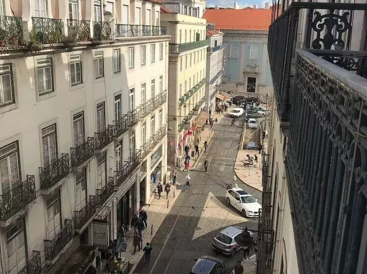هتل Happy At Chiado