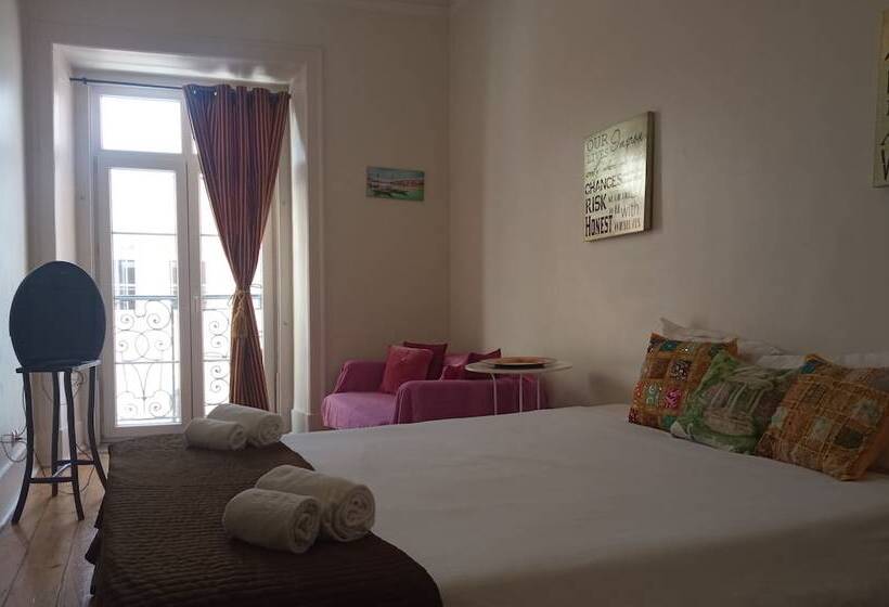 Hotel Happy At Chiado