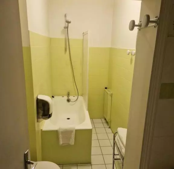 ホテル Hôtel Du Commerce