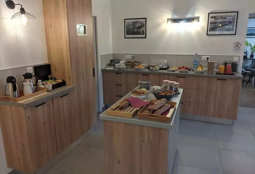 Hotelli Hôtel Océan Dinan