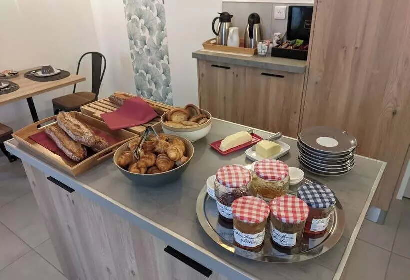 Hotelli Hôtel Océan Dinan